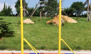 羽毛球网高度是多少